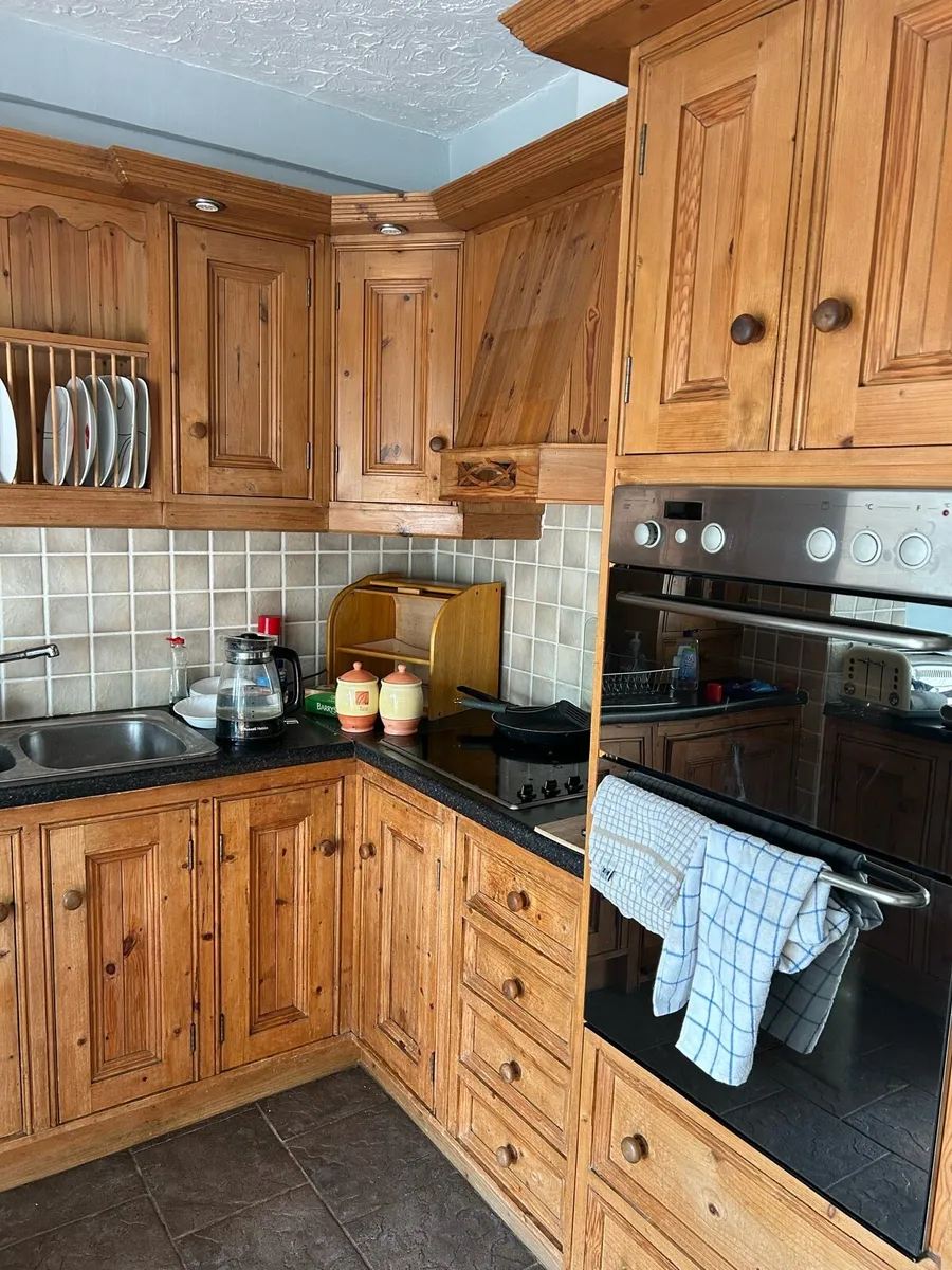 Solid wood kitchen - Image 1