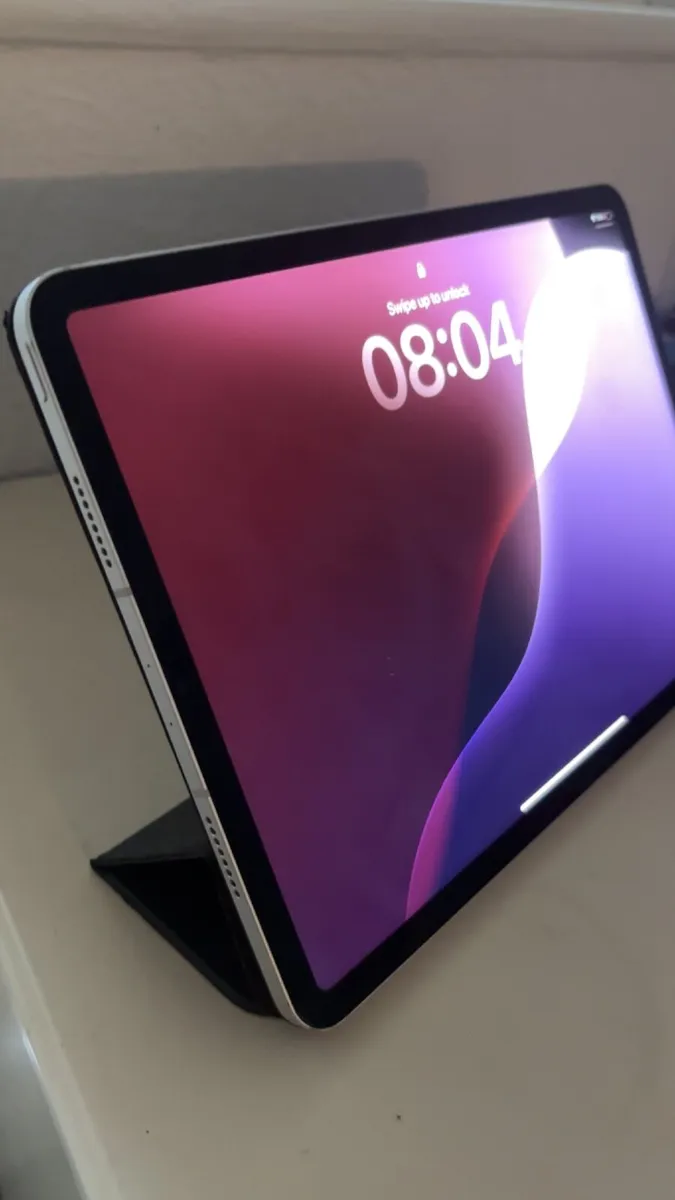 iPad Pro 3rd generation (2021) 11” + smart folio - Image 1