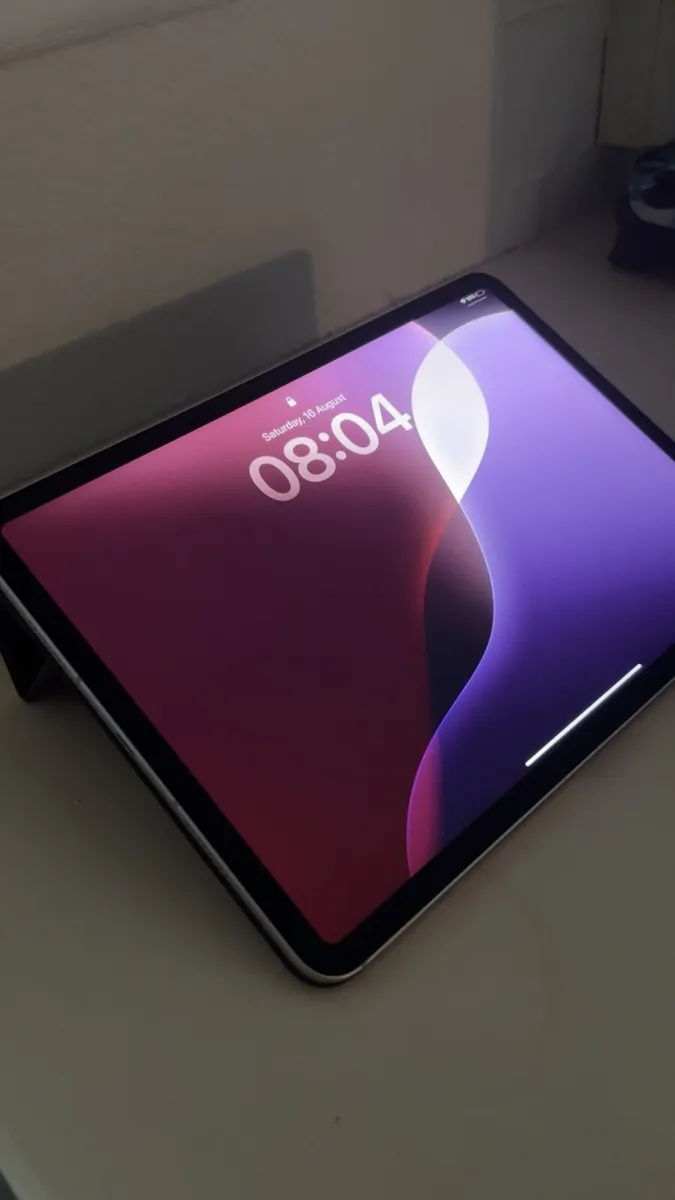 iPad Pro 3rd generation (2021) 11” + smart folio - Image 2