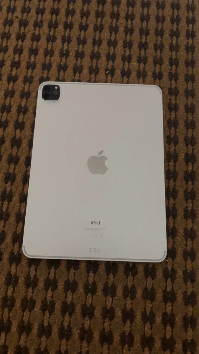 iPad Pro 3rd generation (2021) 11” + smart folio - Image 3