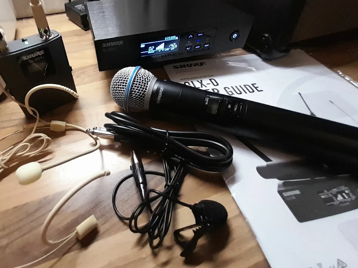 Shure wireless mic - Image 1