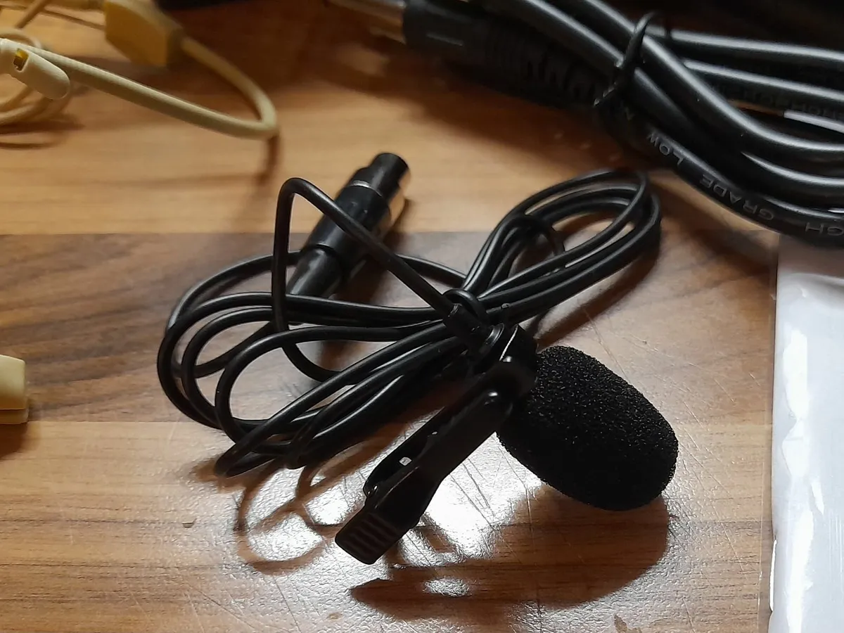 Shure wireless mic - Image 2