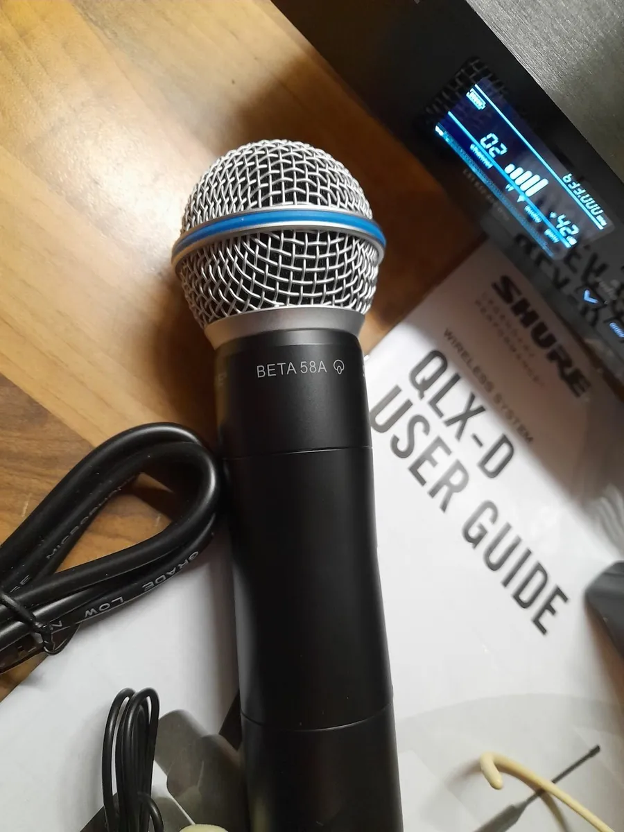 Shure wireless mic - Image 3