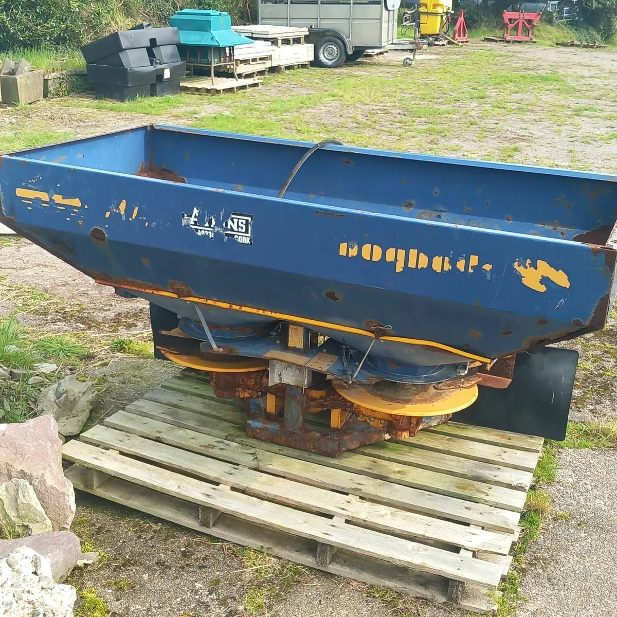 Fertiliser Spreader - Image 3