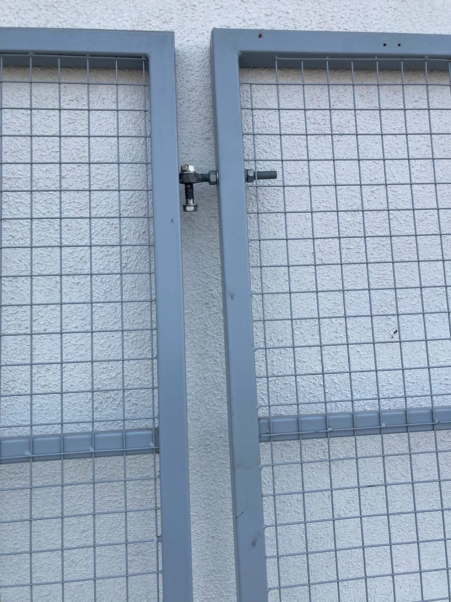 Mesh cage/ Dog inclosure - Image 4