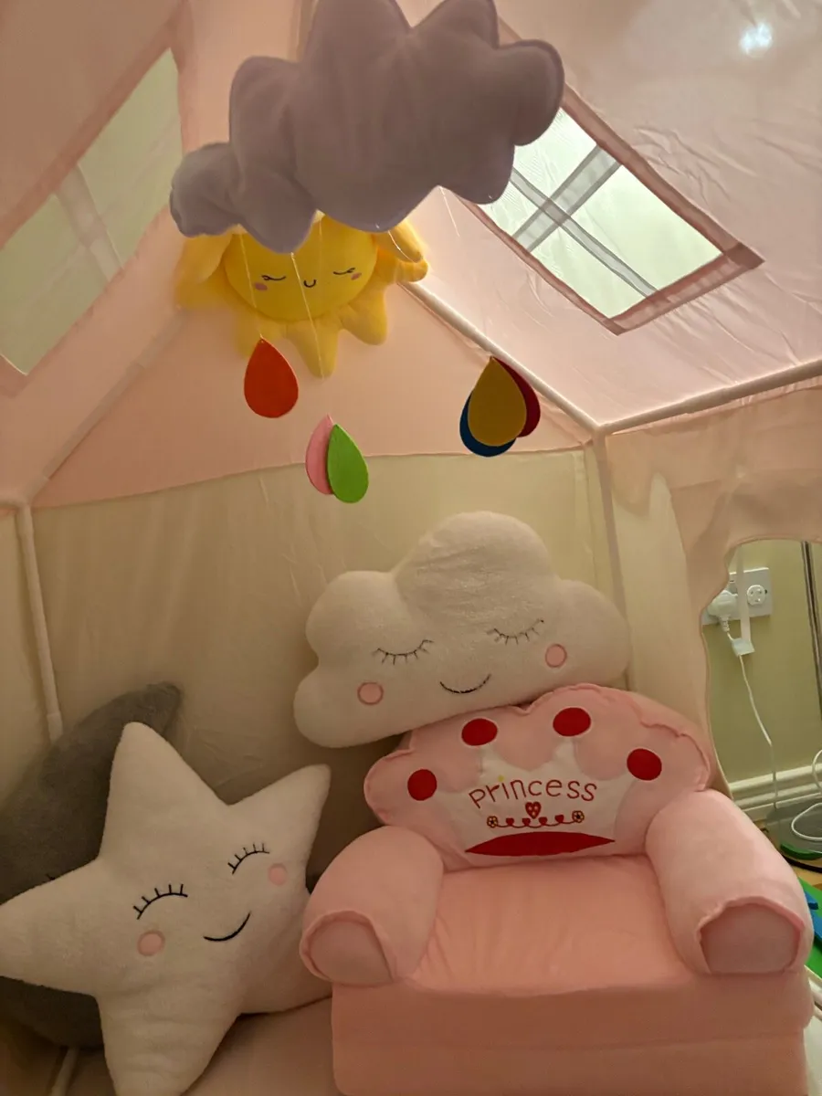 Toddler tent and accessories - Image 2