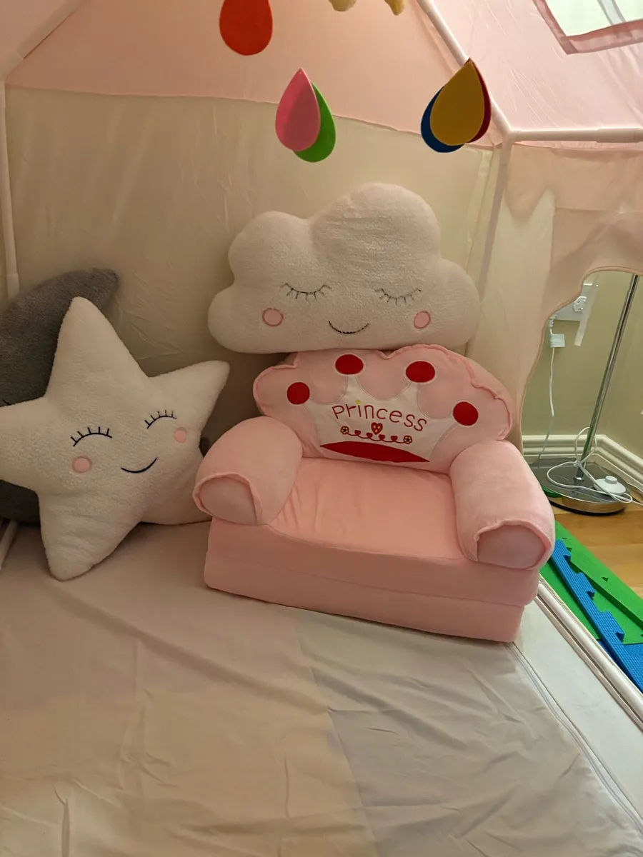 Toddler tent and accessories - Image 4
