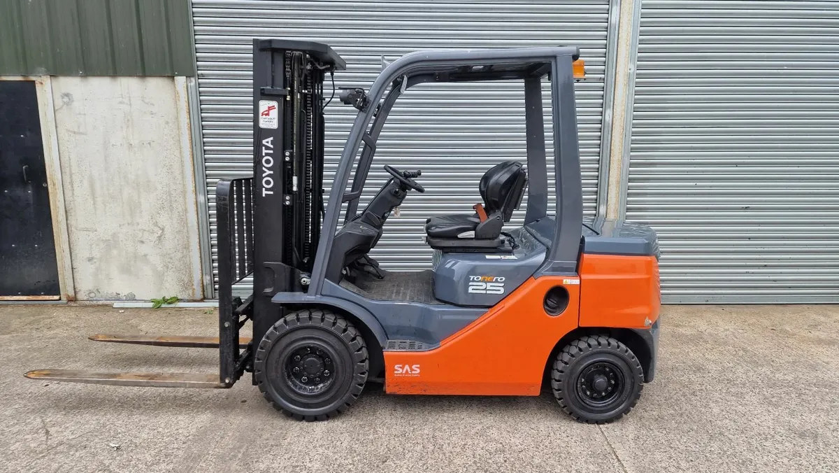 2021 Toyota 2.5ton Forklift - Image 1