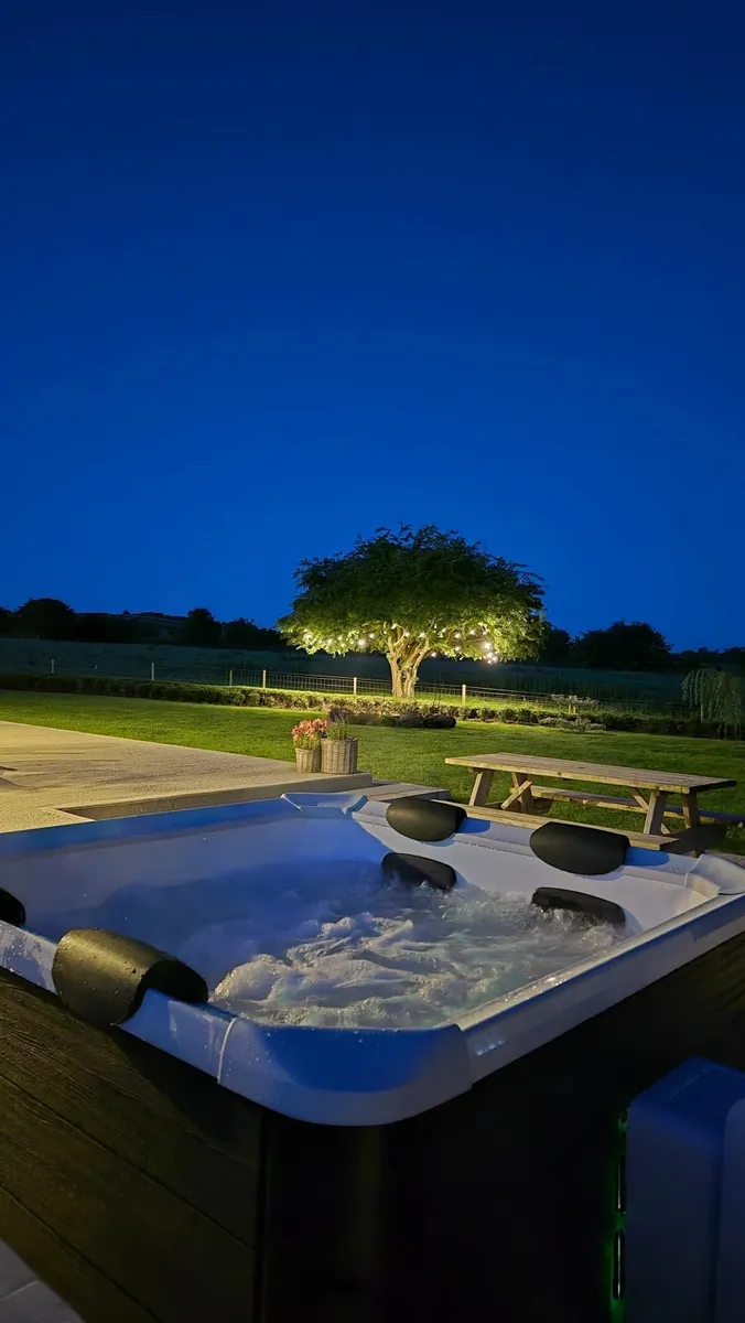 MSpa Hot Tub - Image 2