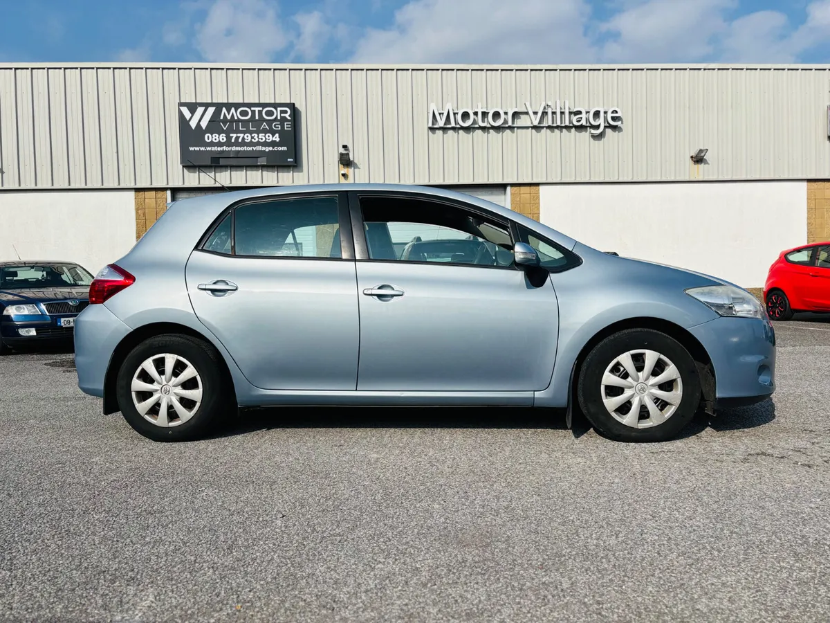 Toyota Auris 2012 - Image 3