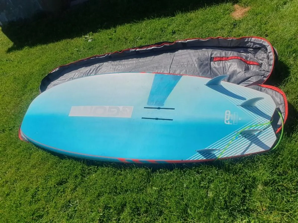 Gong Stand Up Paddle Board with foil - Image 4