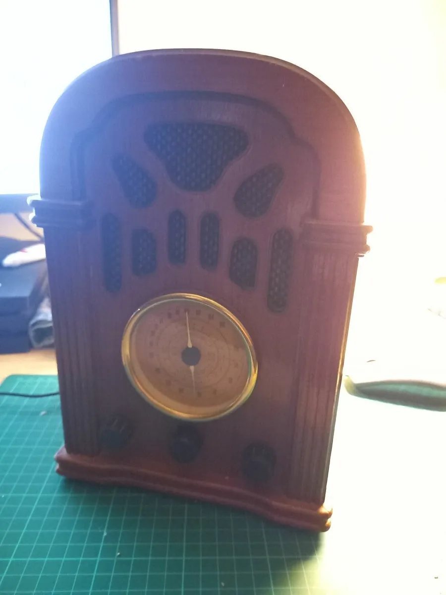 Vintage Style Radio - Image 1