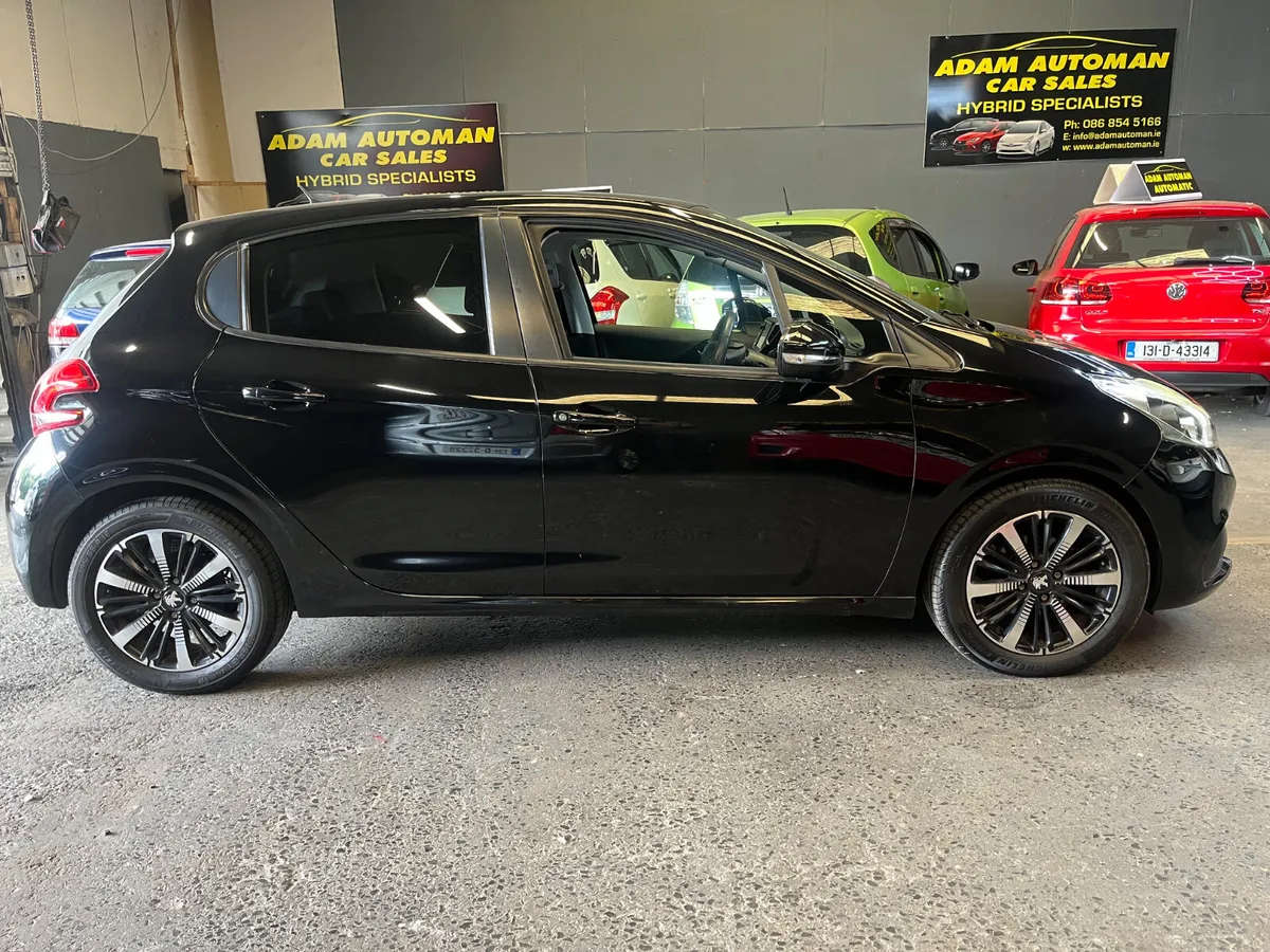 Peugeot 208 1.2 Automatic 2017 low mileage - Image 4