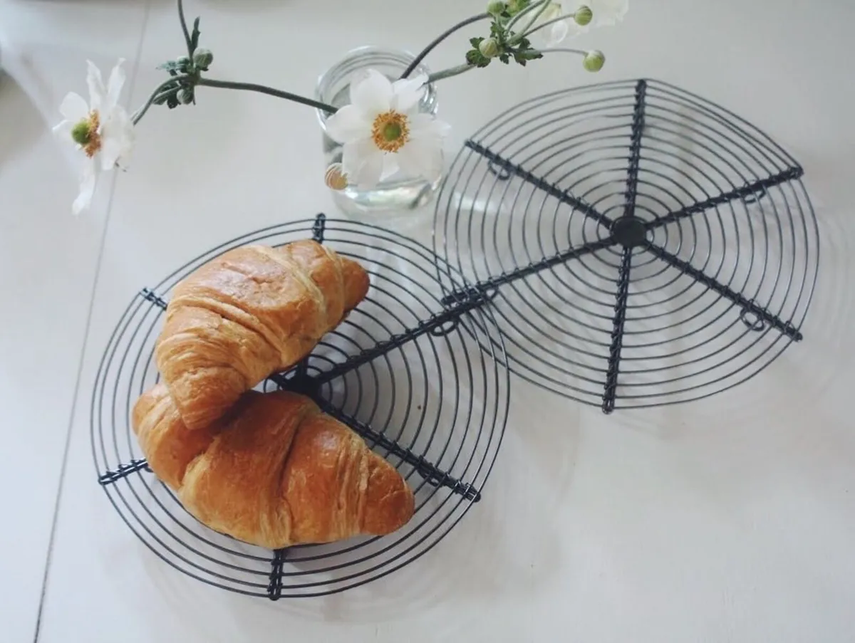 Antique Style Cooling Rack - Image 1