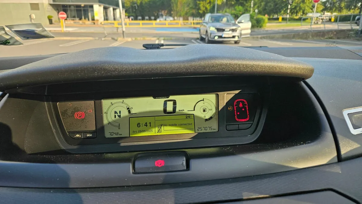 Citroen C4 Picasso 2011 - Image 1