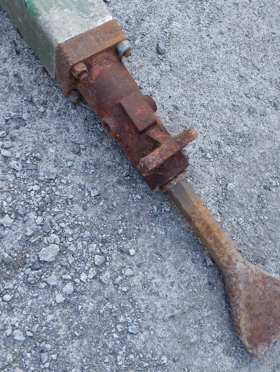 Hydraulic breaker hammer - Image 3