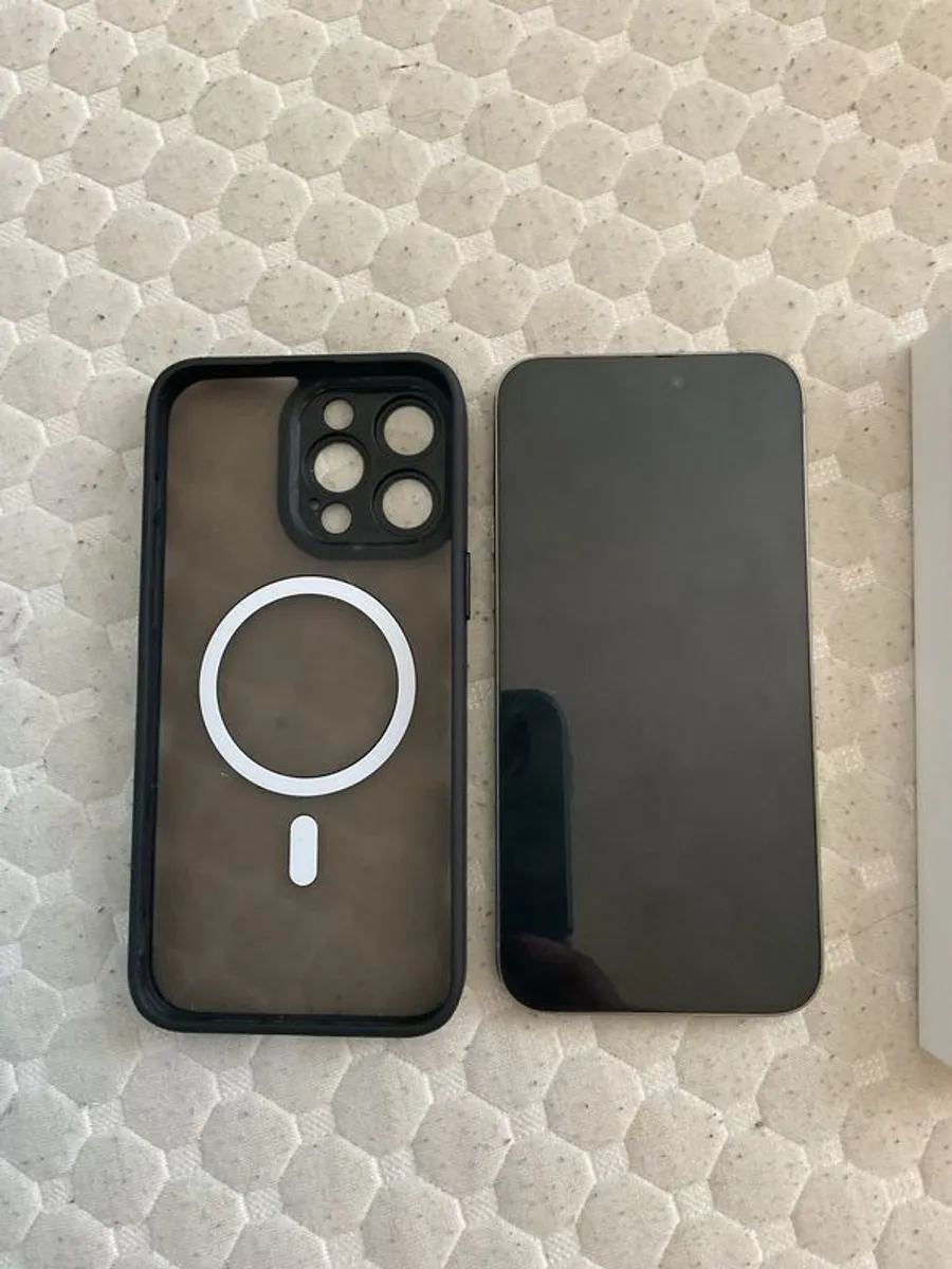 iPhone 15 Pro Max - Image 3