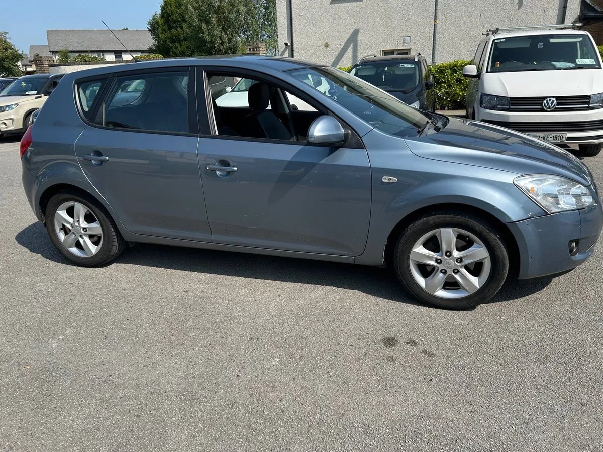 1.6 Kia Ceed CRDI 2009 - Image 1