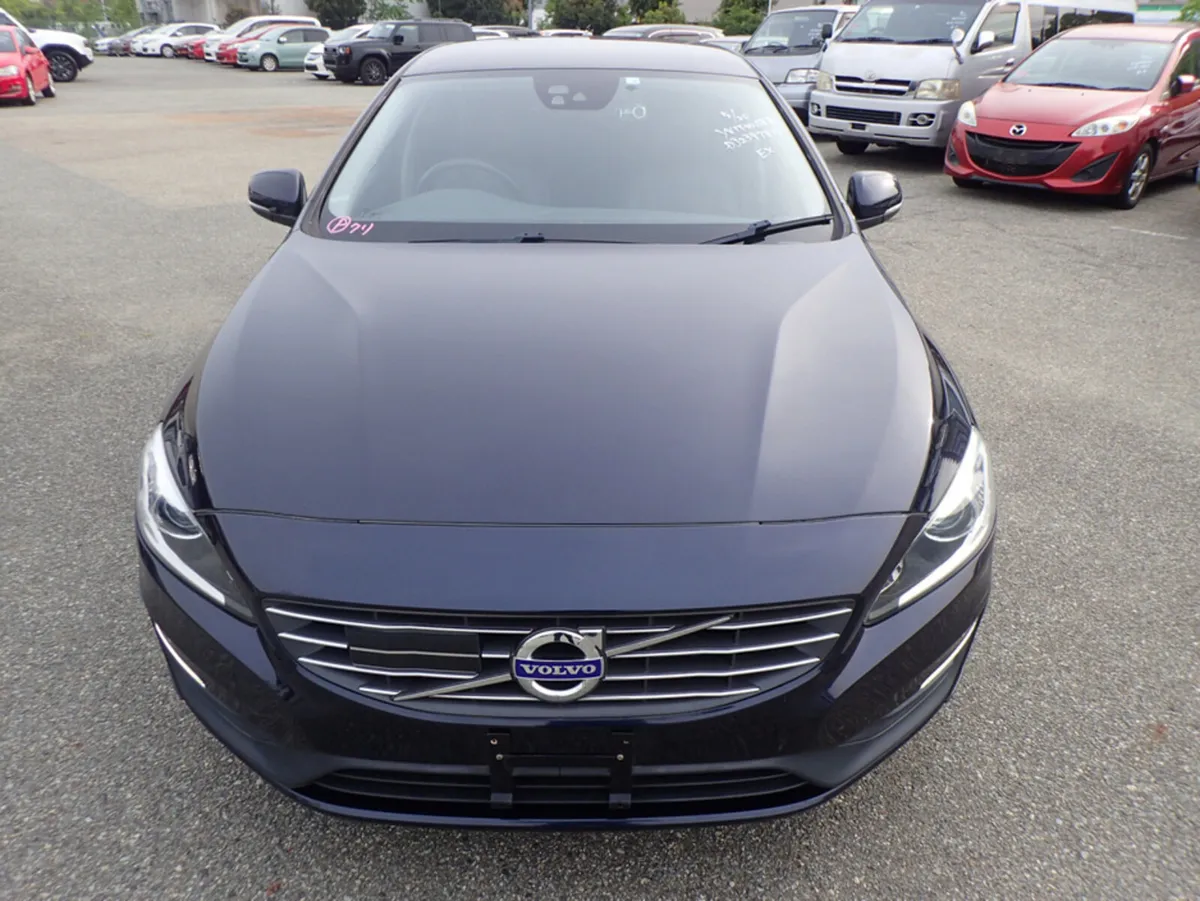 Volvo V60 2.0 D4 SE LUXURY DIESEL 190 BHP AUTO // - Image 2