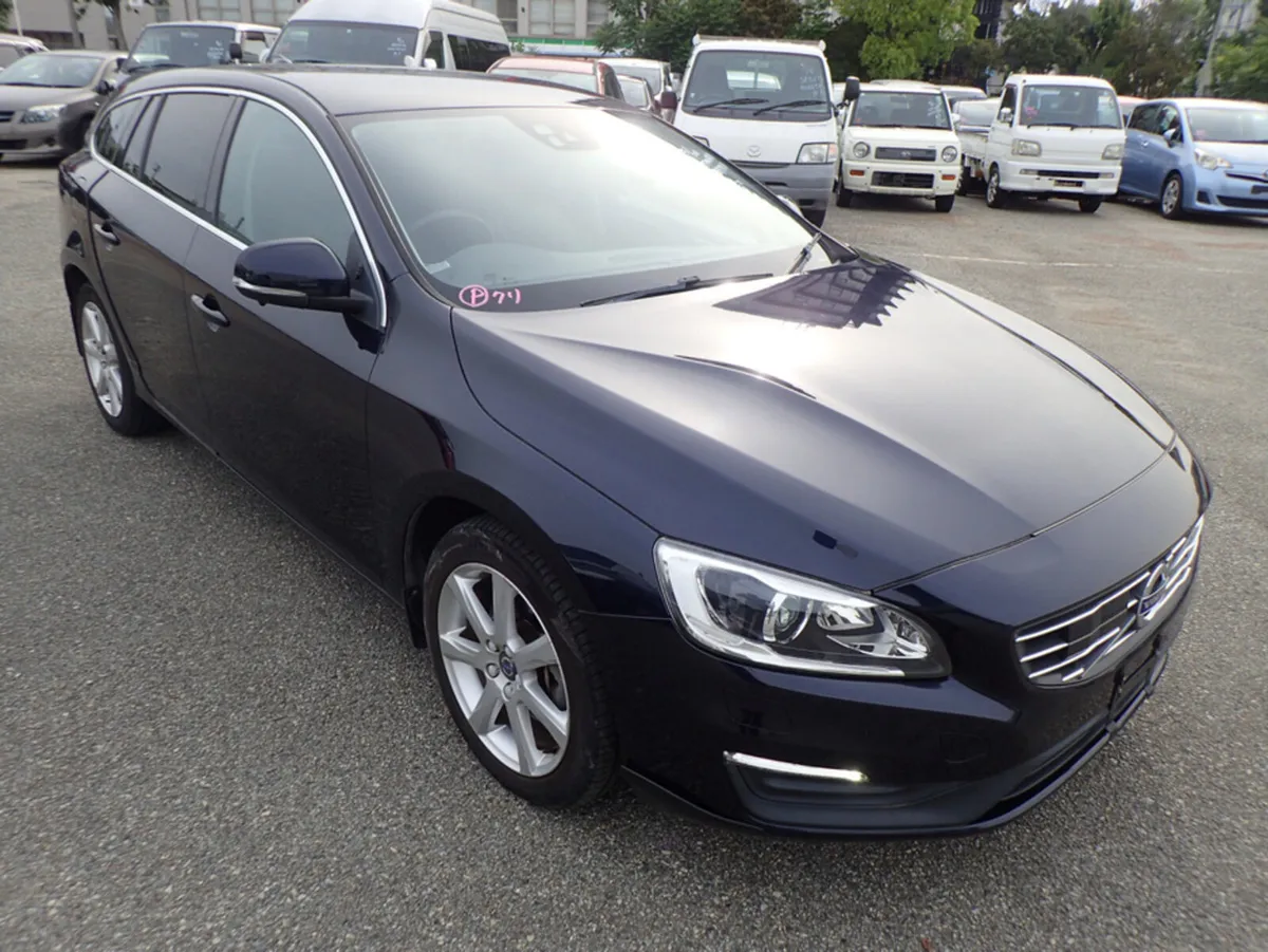 Volvo V60 2.0 D4 SE LUXURY DIESEL 190 BHP AUTO // - Image 3