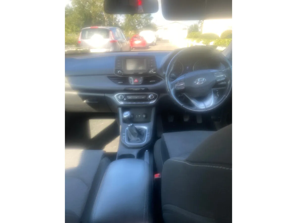 Hyundai i30 I 30 DELUXE 5DR - Image 4