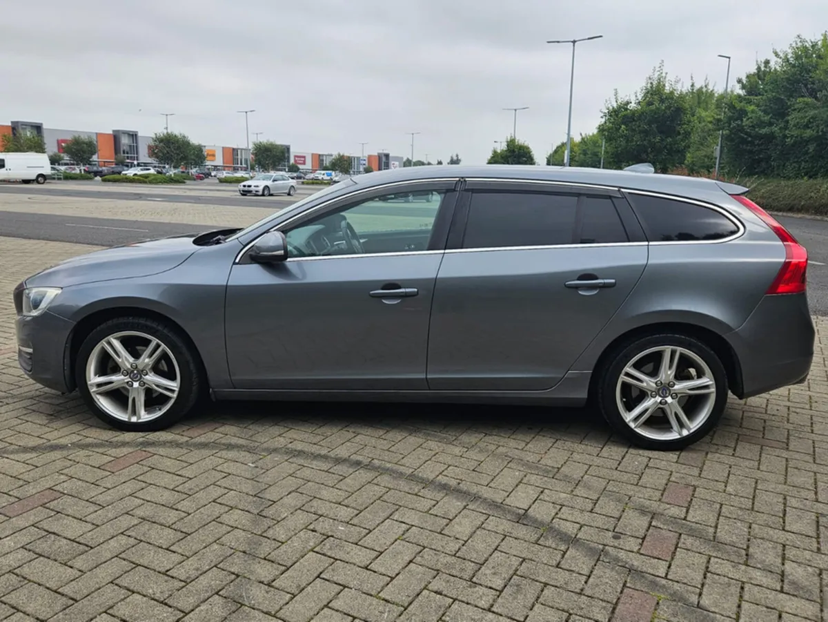 Volvo V60 D4 2.0 DIESEL AUTOMATIC 180BHP  LUXURY M - Image 4