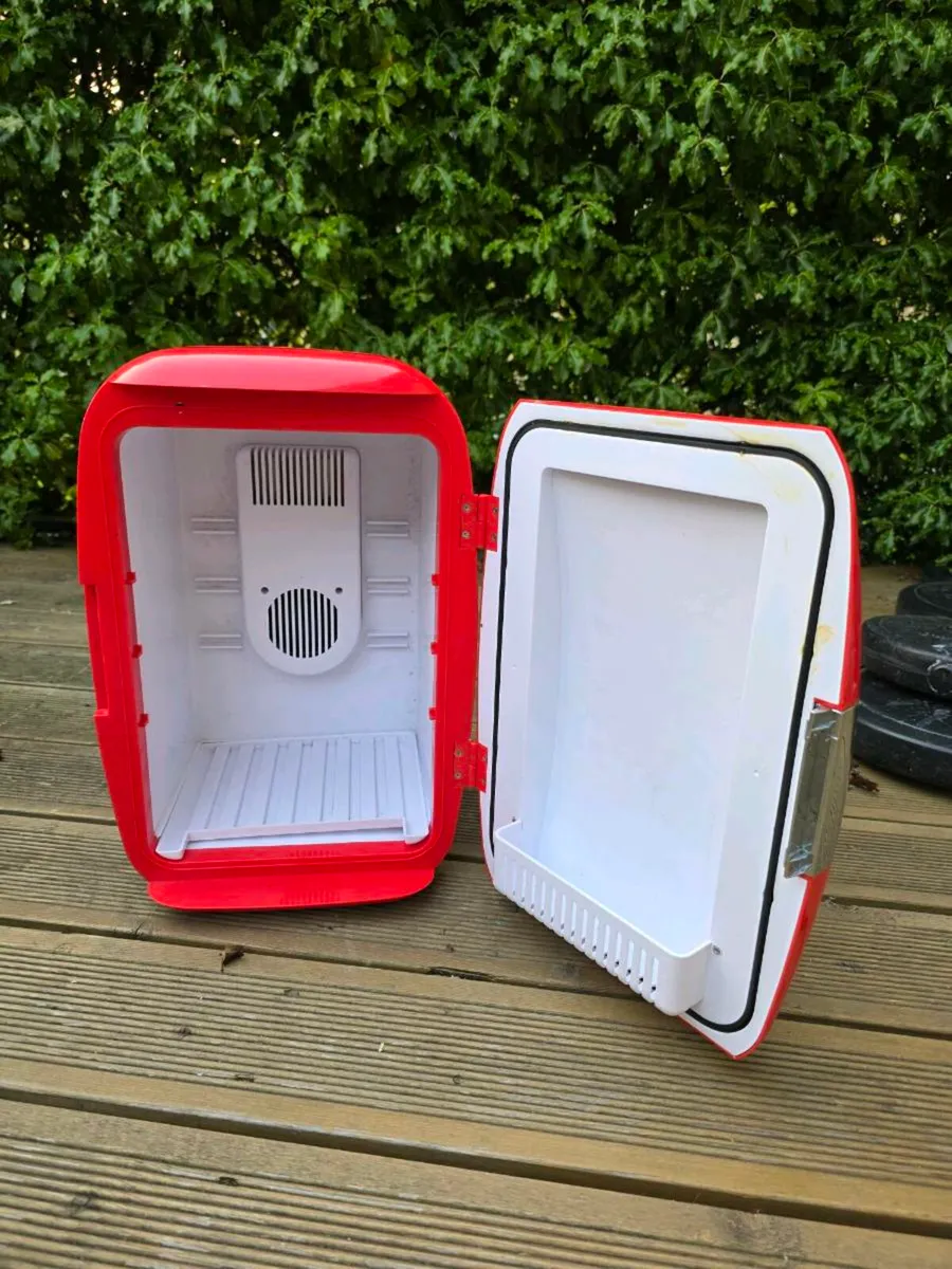 Mini fridge - Image 2