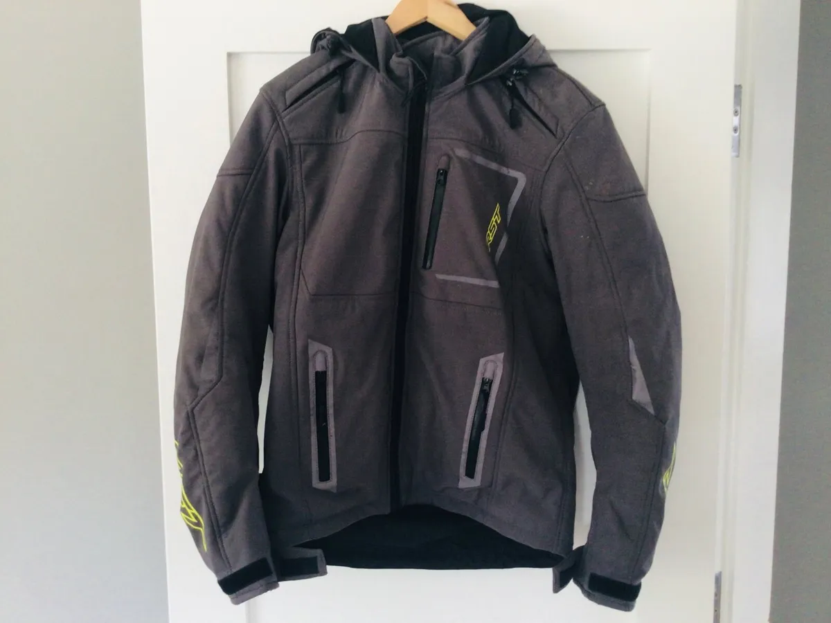 RST Clothing/Exhausts X 2 - Image 1