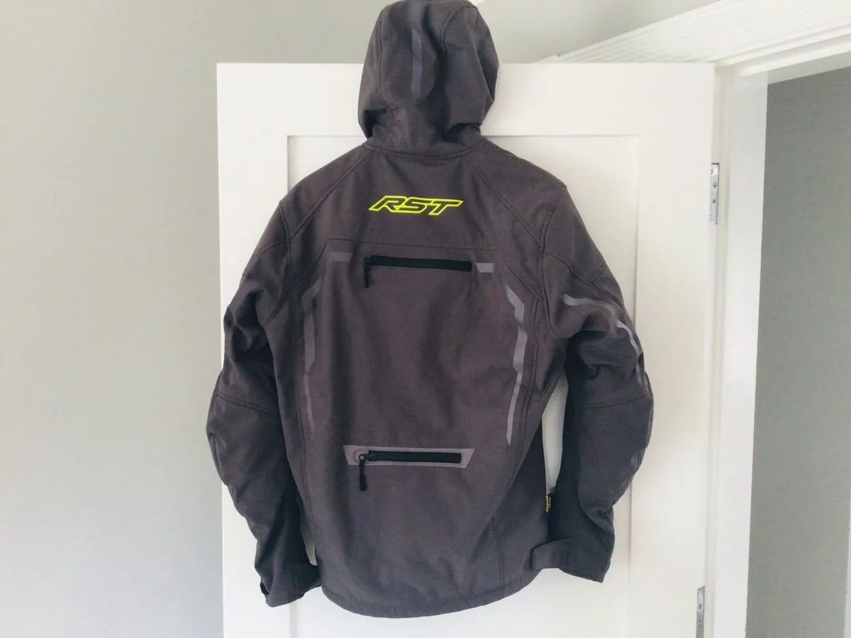RST Clothing/Exhausts X 2 - Image 2