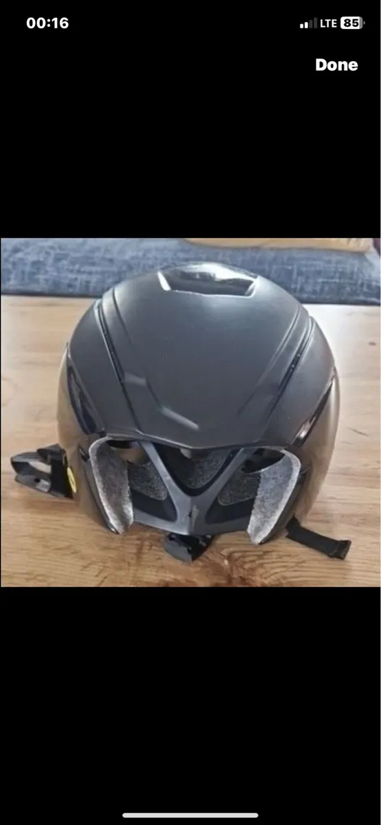 Cycling helmet - Image 1