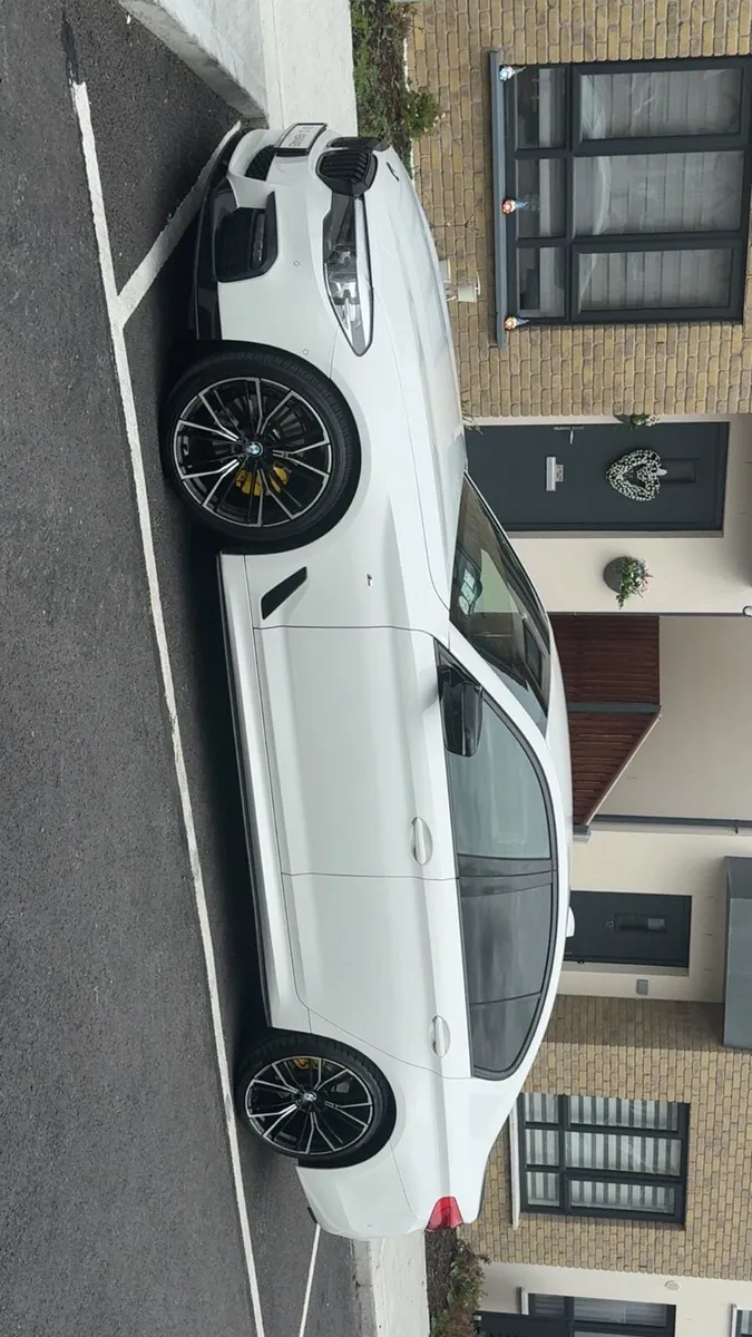 2019 BMW 520 - Image 1