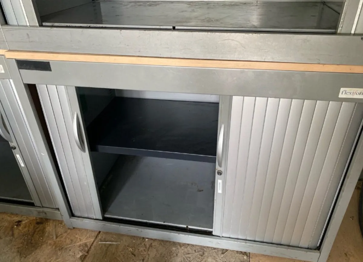 4 storage cabinets - Image 2