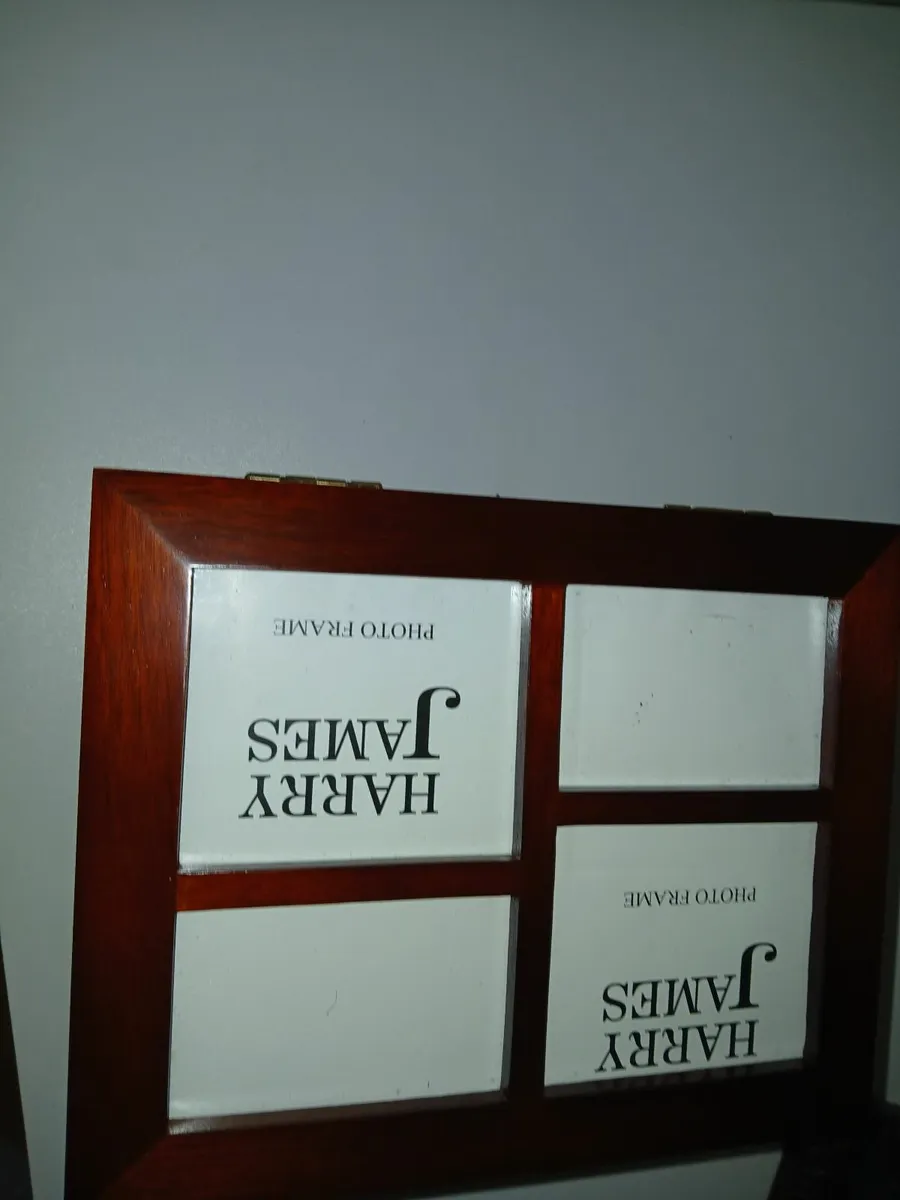 Photo storage complete with laminate dividers - Image 1