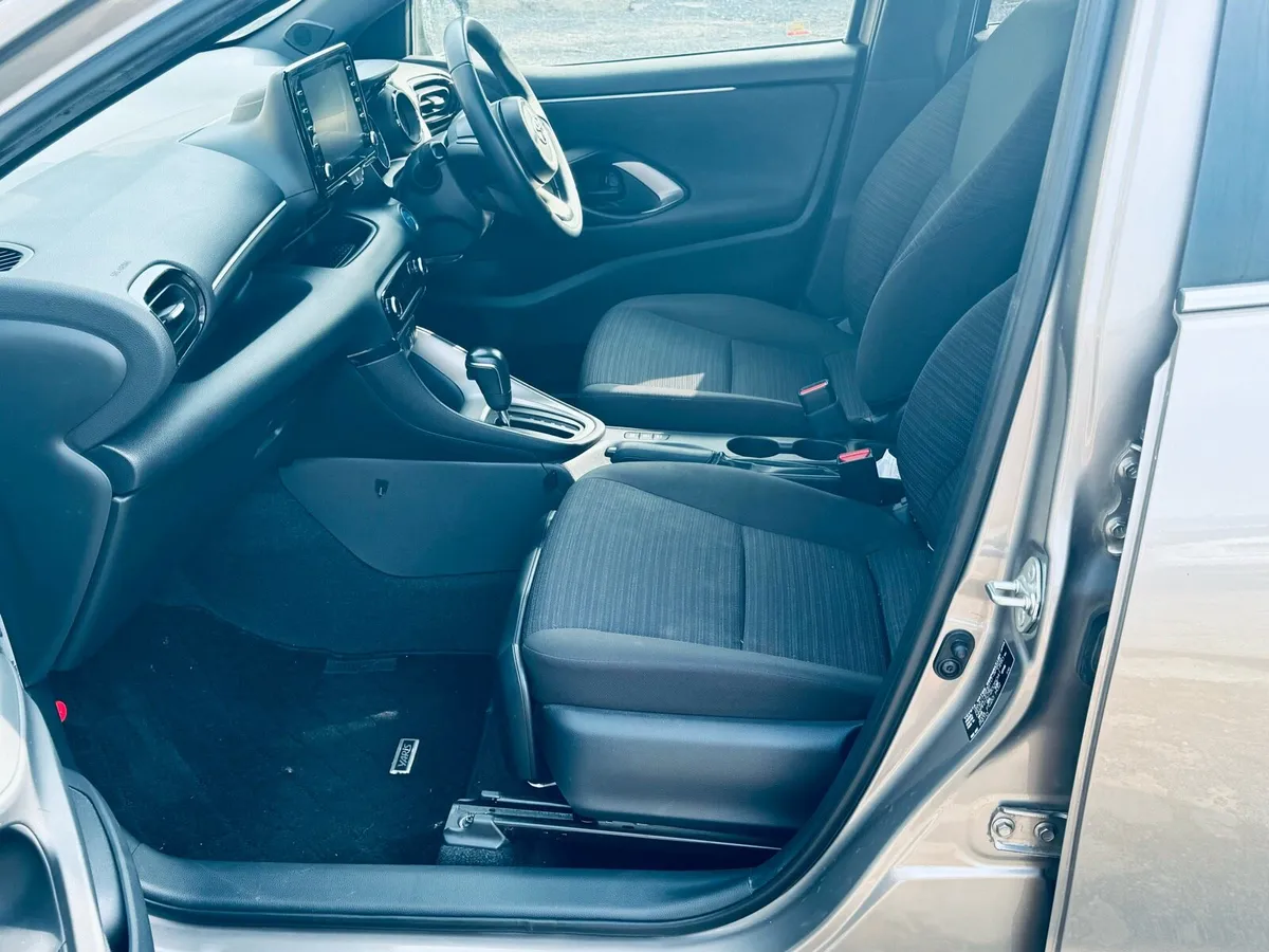 Toyota Yaris , 2020 1.5 Hybrid Top Specs - Image 4