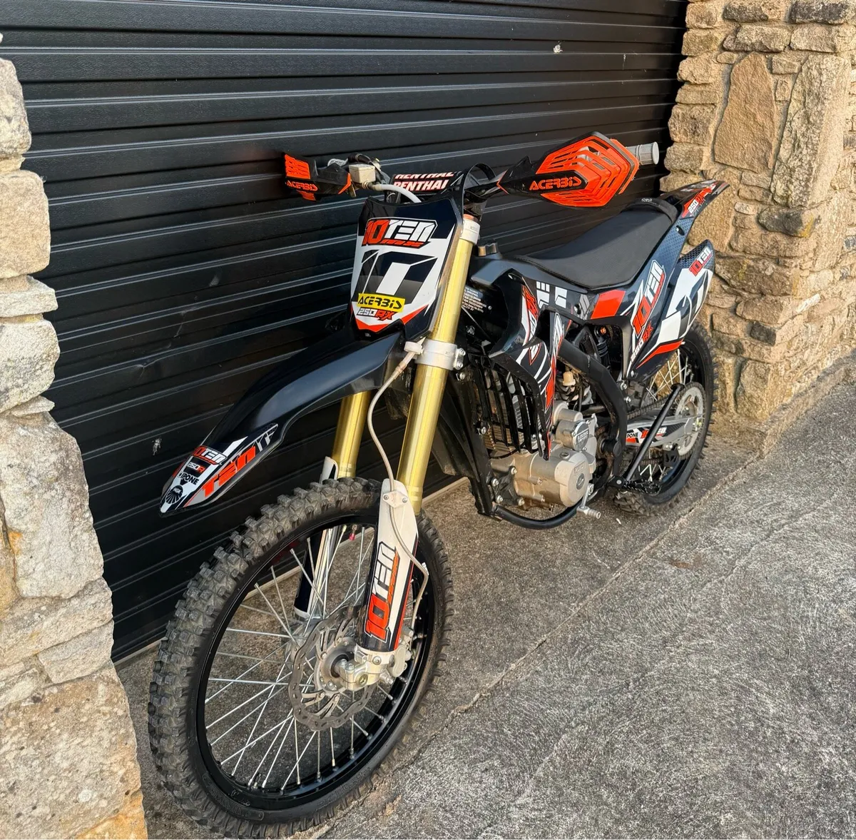 10TEN Dirt bike - Image 4