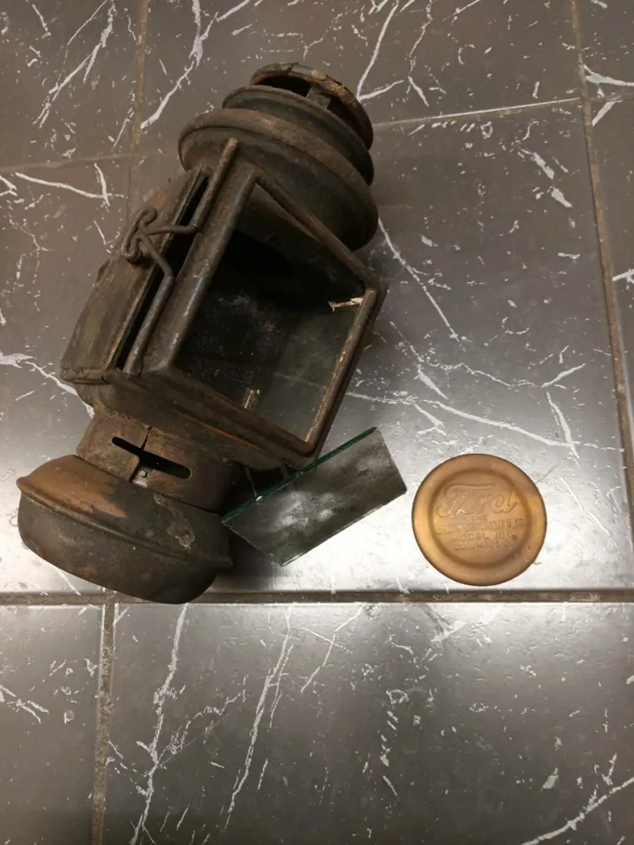 Veteran Car Sidelamp - Image 1