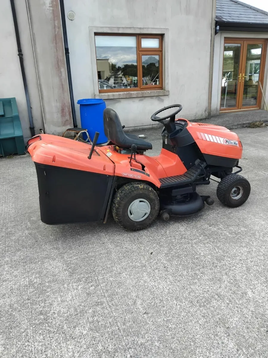 Oleo mac ride on 15.5hp running well - Image 4