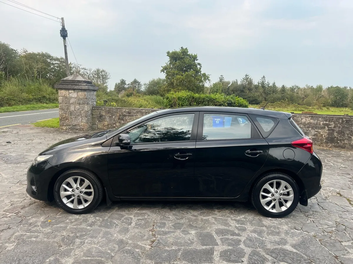 2013 Toyota auris tax and test - Image 4