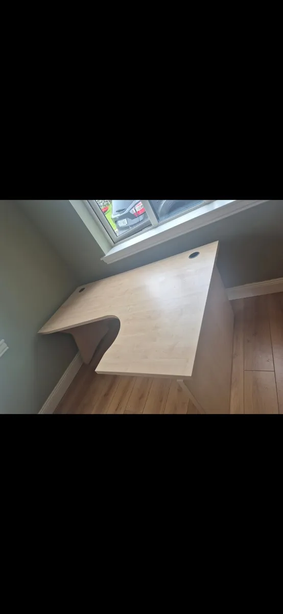 Desk - Image 1