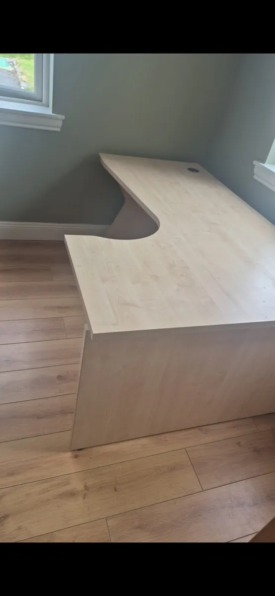 Desk - Image 2