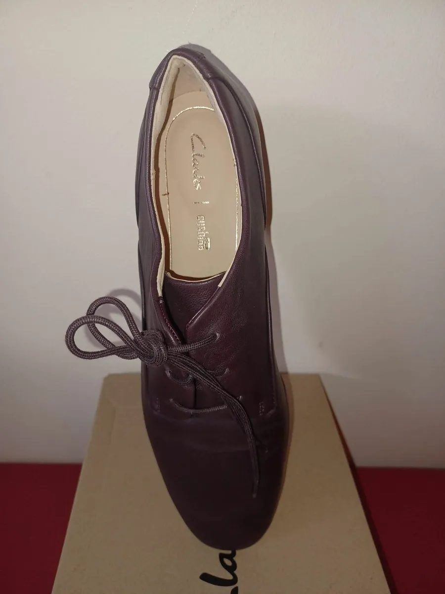 Clarks leather shoes for women - Image 2