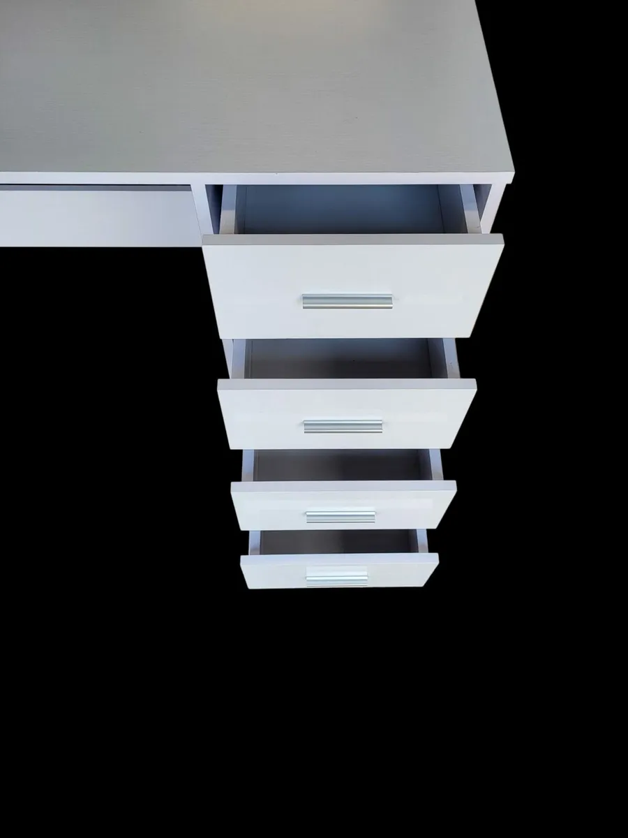 Office desk - Image 2