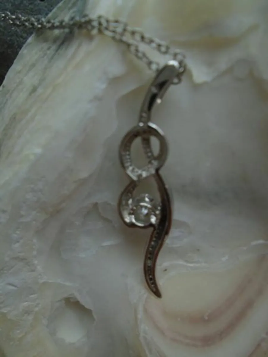 Silver pendant ,chain, Jewellery,Gift.Silver - Image 2