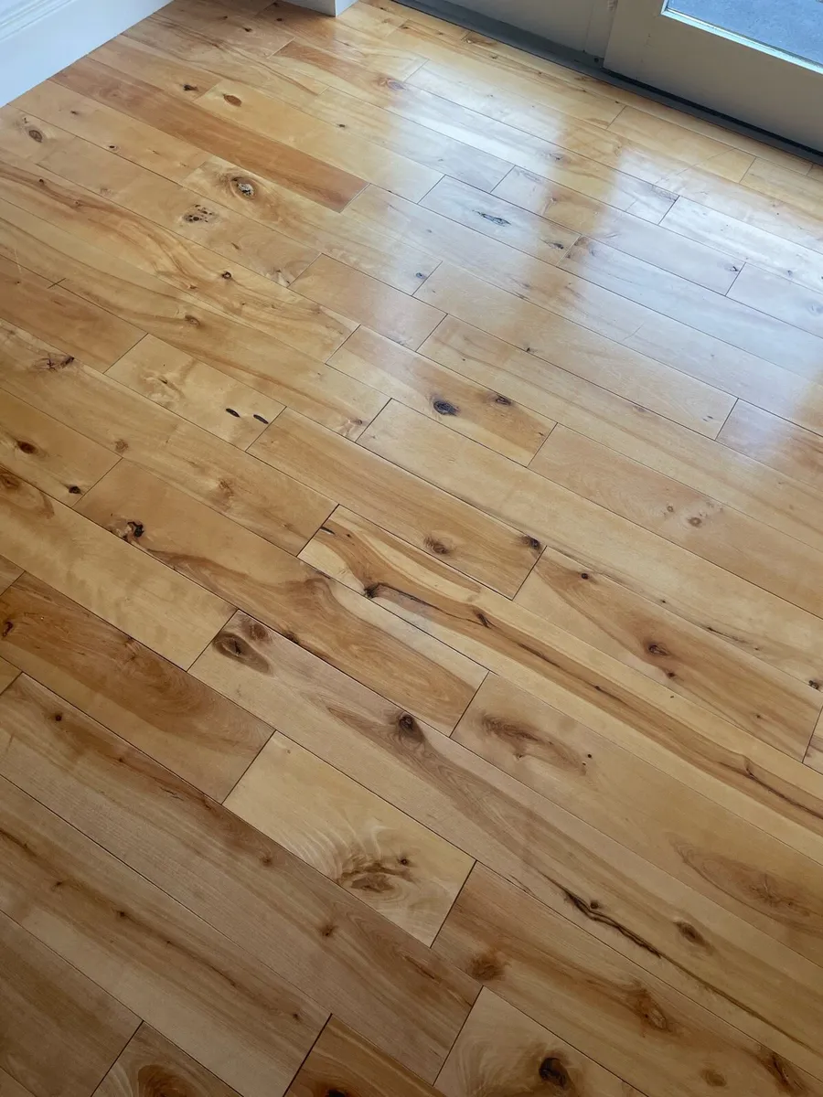 Solid wood flooring 22m2 - Image 1