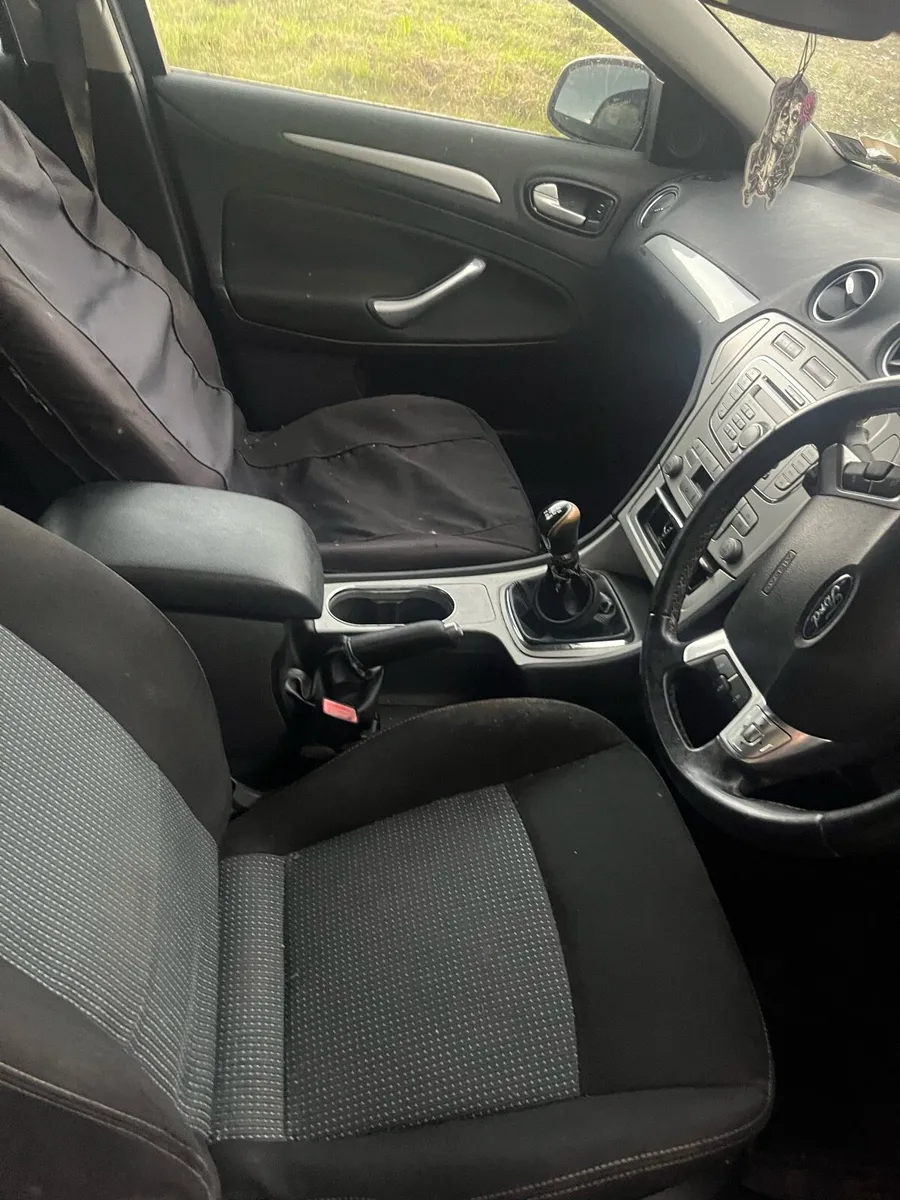 Car - Image 3