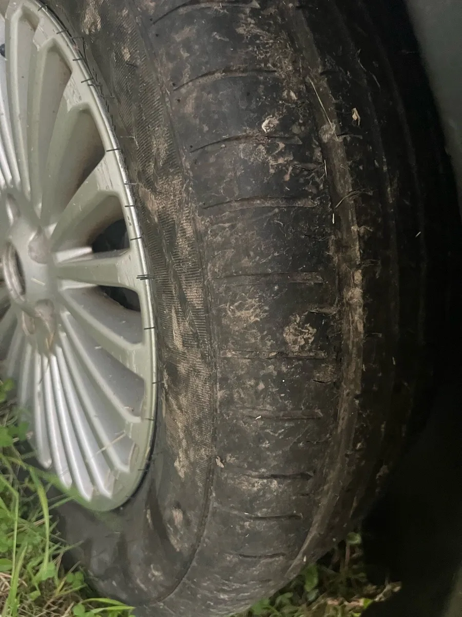 Car - Image 4