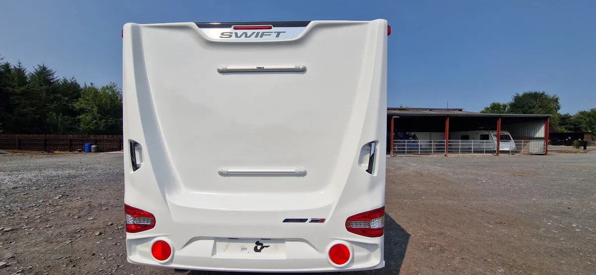 Swift Sprite Major 4SB  fixed  Bed - Image 3