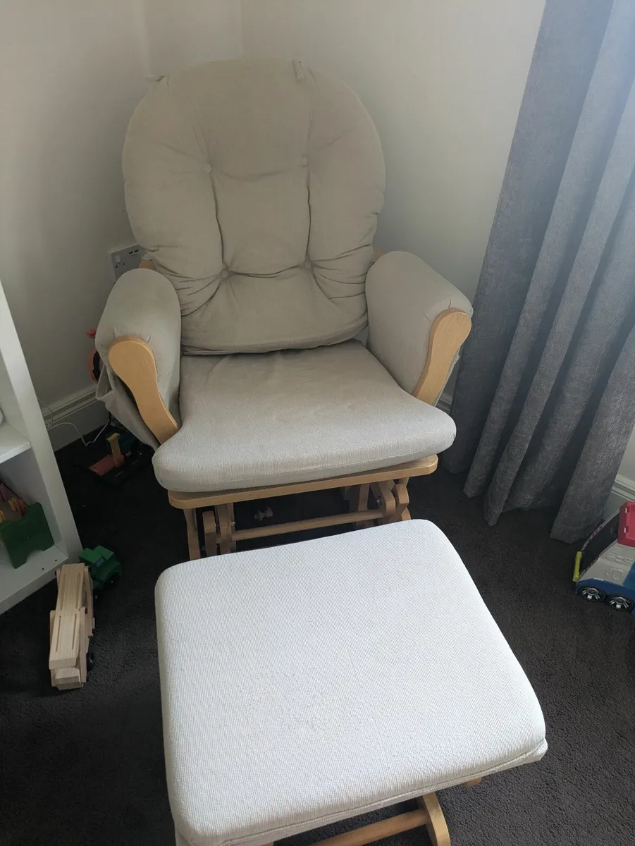 Cot bed / Rocking chair / Changing table - Image 3