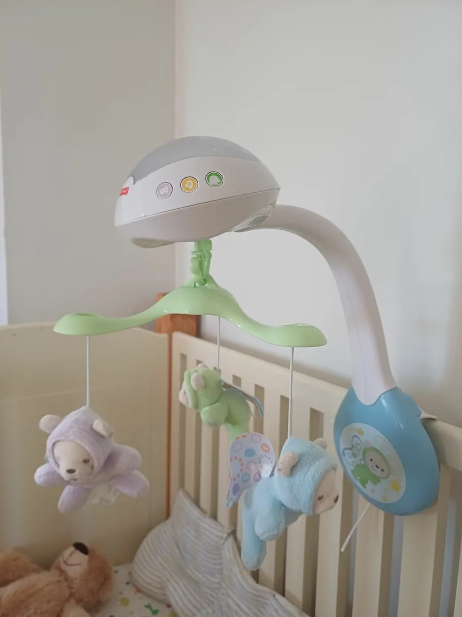 Fisher price baby cot music player and toy - Image 3
