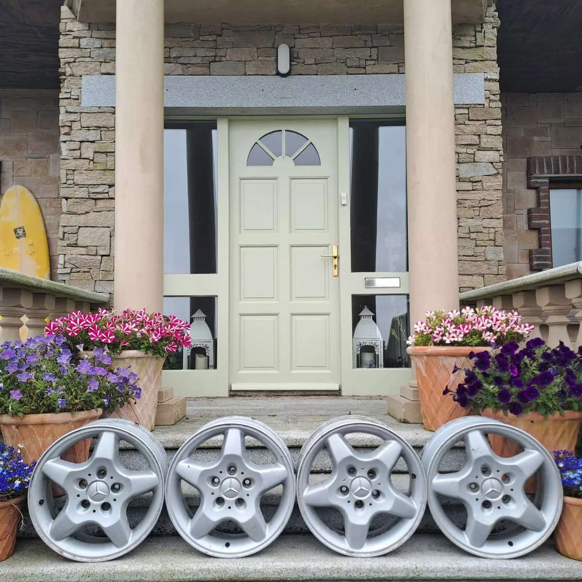 Mercedes 17 inch 5 spoke original alloy rims. - Image 2